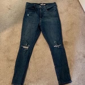Levi 311 shaping skinny sz 31